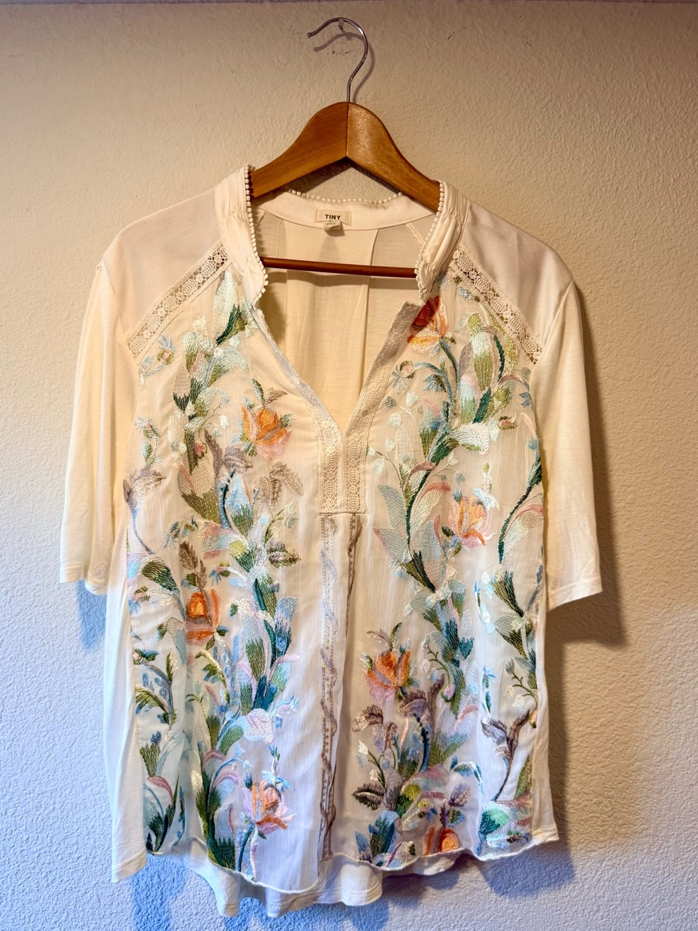 TINY Eliana Cream Embroidered Floral Short-Sleeve Blouse - Picture 9 of 13
